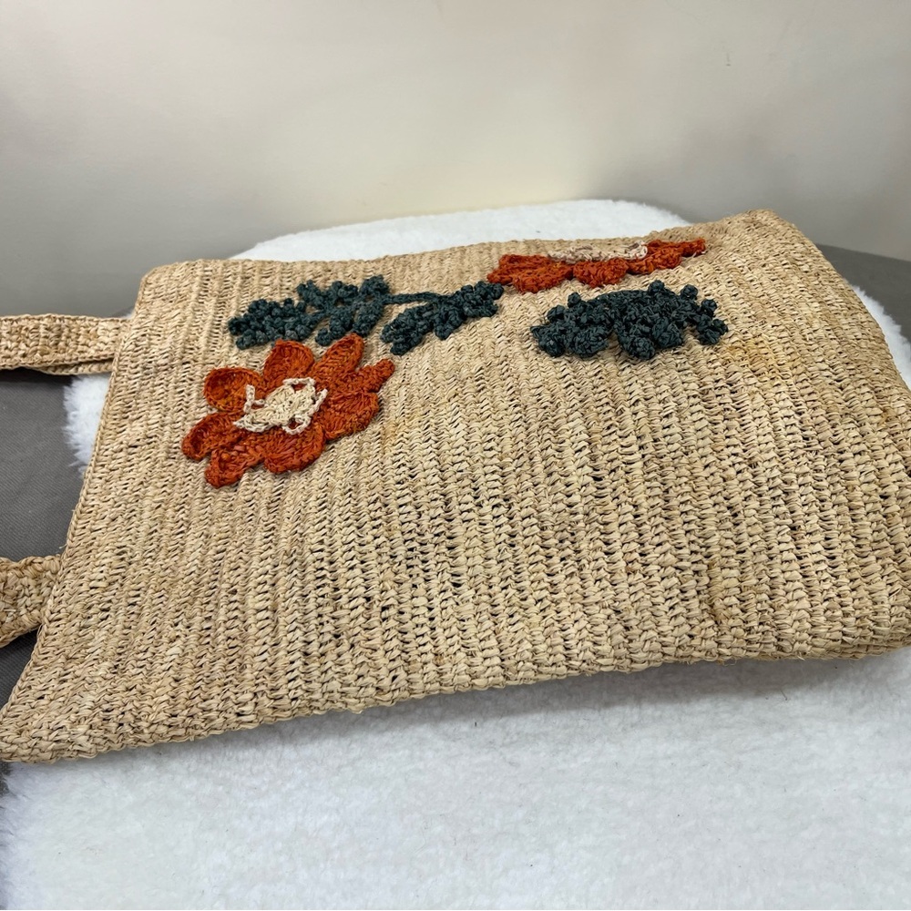 Raffia Crochet Oversized Summer Beach Tote Bag with Floral Design - Picture 5 of 11